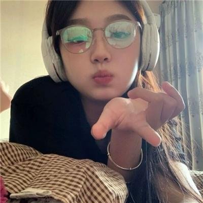 偷窥至亲 海报