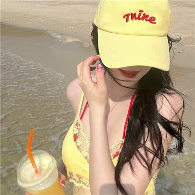 沐浴中的新娘们 海报